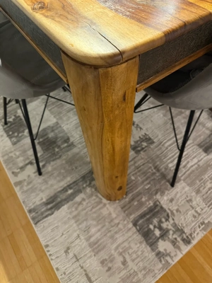 Massiver Akazien-Esstisch   original XXXLutz Bild 8