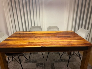 Massiver Akazien-Esstisch   original XXXLutz Bild 2