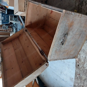Alte Holztruhen zu verschenken  Bild 3