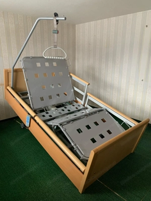 Multifunktionales Pflegebett von Wissner Bosserhoff, elektrisch bedienbar Bild 4