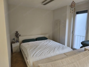 Bett mit neuen Matratzen Bild 2