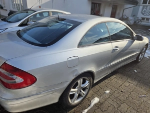 Zu Verkaufen Mercedes 240 CLK Bild 7