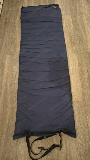 Camping Ausrüstung Zelt und Auflage Bild 5