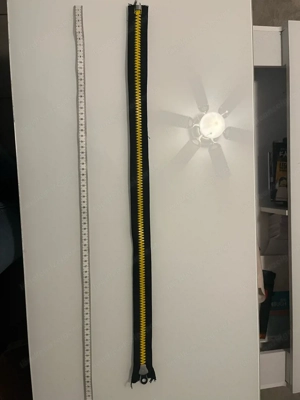 Reissverschluss schwarz  gelb 670 mm Bild 2