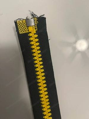 Reissverschluss schwarz  gelb 670 mm Bild 4