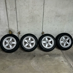 4X Original Audi Alufelgen mit winterreifen 205 60 16 92H