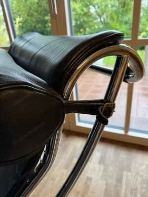 Originaler LC 4 Lounge-Sessel von Le Corbusier in schwarzem Leder von Cassina Bild 4