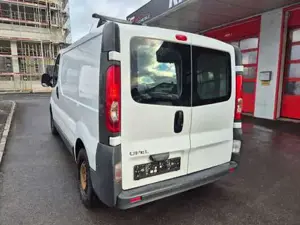 Opel Vivaro Bild 9