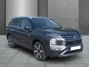 Mitsubishi Outlander Intro Edition Plug-in Hybrid 2.4 225 kW (306 PS...