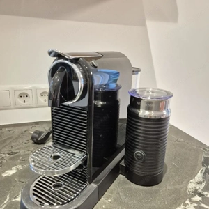 Nespresso Kaffemaschine inkl. Milchaufschäumer Guter Zustand!