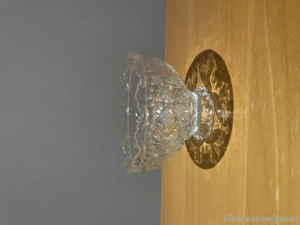 Geschliffene Kristallglasschale mit Fuß - floraler Schliff Bild 2