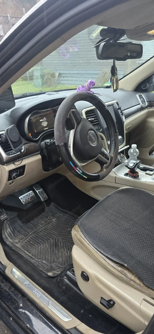 Jeep Grand Cherokee WK2  Bild 2