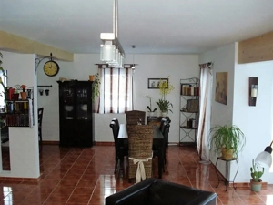 Charmantes Einfamilienhaus mit offenem Wohn-Essbereich, Balkon & Garten   126 m  Bild 5