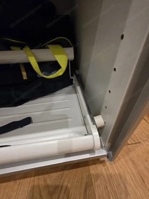 IKEA PAX Kleiderschrank mit Schiebetüren & Magnettafel Bild 4