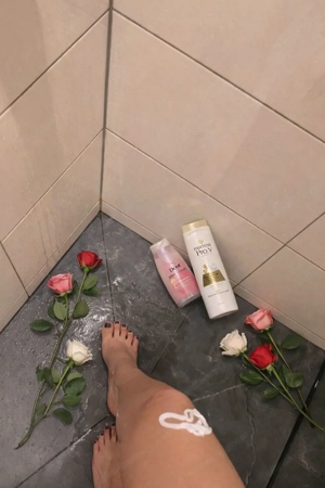 NEU: Junge Lady (22) 100% Real Bild 3