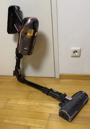Rowenta XFORCE 15.60 Akkustaubsauger Bild 3