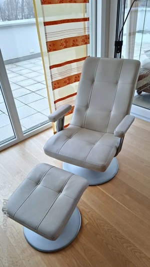 Relaxsessel mit Hocker 