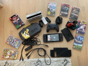 Nintendo Switch Konsole mit Spielen und viel Zubehör Bild 2
