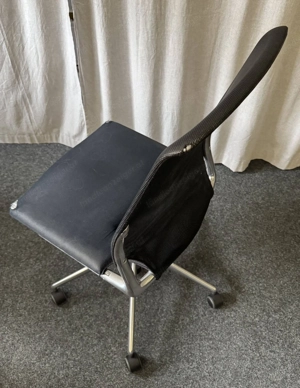 Bürostuhl Vitra Meda Chair, Schäden Polsterung Bild 3