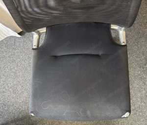Bürostuhl Vitra Meda Chair, Schäden Polsterung Bild 4