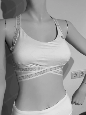 2  Oceans Apart Sport-BHs   Joy BH & Soso BH   Gr. S   weiß   überkreuzte Träger Bild 2