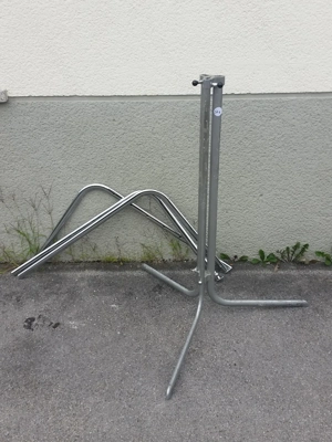 Stabiler Kleiderständer dreiarmig Bild 3