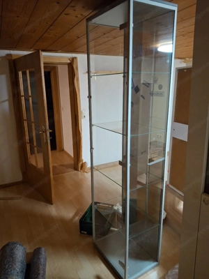 Glasvitrine Bild 2