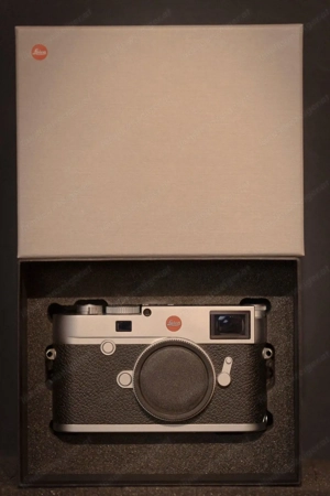 Leica M10 mit 2 original Akkus - Originalverpackung Bild 2