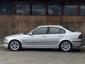 1999 BMW 323i E46 *01 27 PICKERL* Bild 7