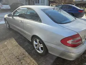 Zu Verkaufen Mercedes 240 CLK Bild 7