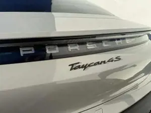 Porsche Taycan Bild 15