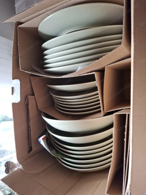 Unbenutztes Geschirr von Ikea Bild 3