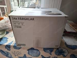 Unbenutztes Geschirr von Ikea