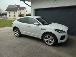 Jaguar E-Pace R-Dynamic Bild 2