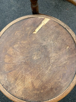 Holzstuhl  Bild 3