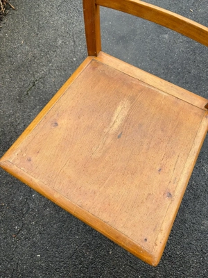 Holzstuhl  Bild 2
