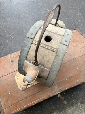 altes Getränkefass Bild 2