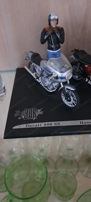 Joe Bar Team Modelle Bild 2