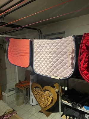 Pferde-Satteldecke zu verschenken Bild 5