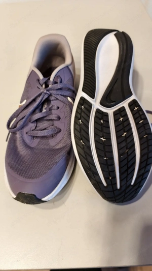 Nike Sportschuhe Bild 2