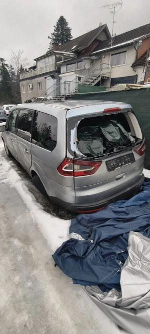 Ford Galaxy Unfall Auto Export Bild 4