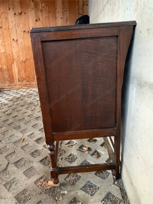Kommode aus Holz Bild 4