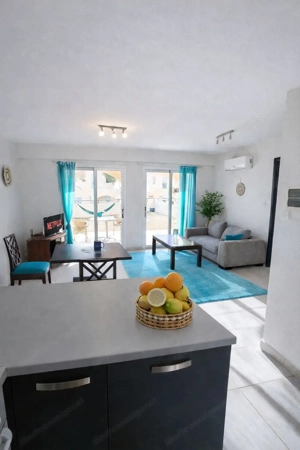  Ferienwohnung mit Meerblick in Paphos   55 m    Top Lage Bild 3