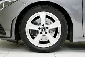Mercedes-Benz CLA 200 d 4MATIC Shooting Brake ACC Night Sport Bild 3