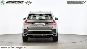 BMW iX1 xDrive30 M Sportpaket // Anhängerkupplung // Head-Up // Panorama Glasdach Bild 4