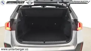 BMW iX1 xDrive30 M Sportpaket // Anhängerkupplung // Head-Up // Panorama Glasdach Bild 7