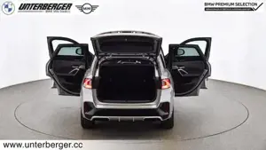 BMW iX1 xDrive30 M Sportpaket // Anhängerkupplung // Head-Up // Panorama Glasdach Bild 6