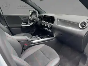 Mercedes-Benz GLA 200 Bild 15