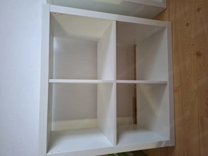 Regale zwecks Haushaltsauflösung abzugeben