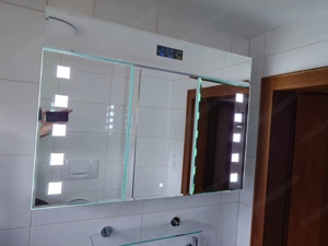 Spiegelschrank mit LED und Wetterstation Bild 2
